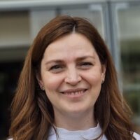 Dr. Anca Mateescu